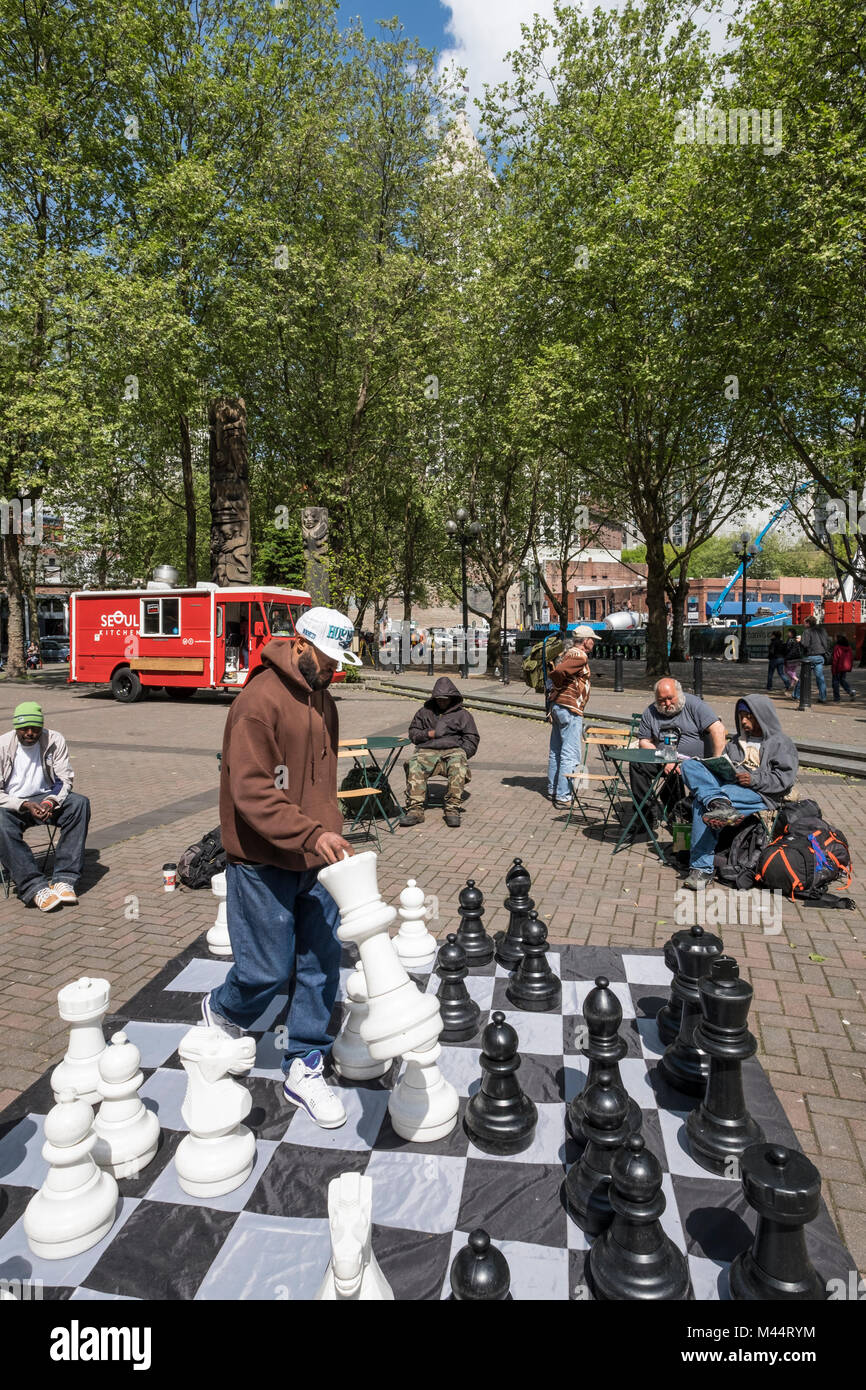 Giocare a scacchi in Washington Square Park di New York City Foto stock -  Alamy