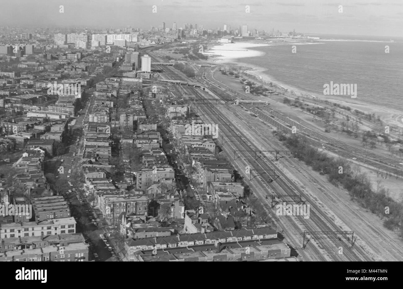 Vista aerea del Chicago dal lato sud guardando a nord verso il centro, ca. 1958. Foto Stock