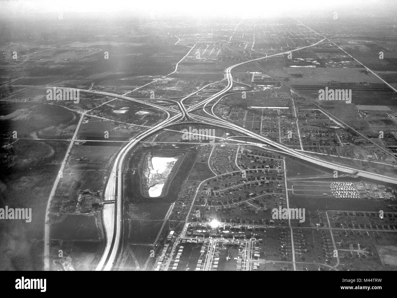 Vista aerea del tri-state tollway presso Congress Expressway, ca. 1960. Foto Stock