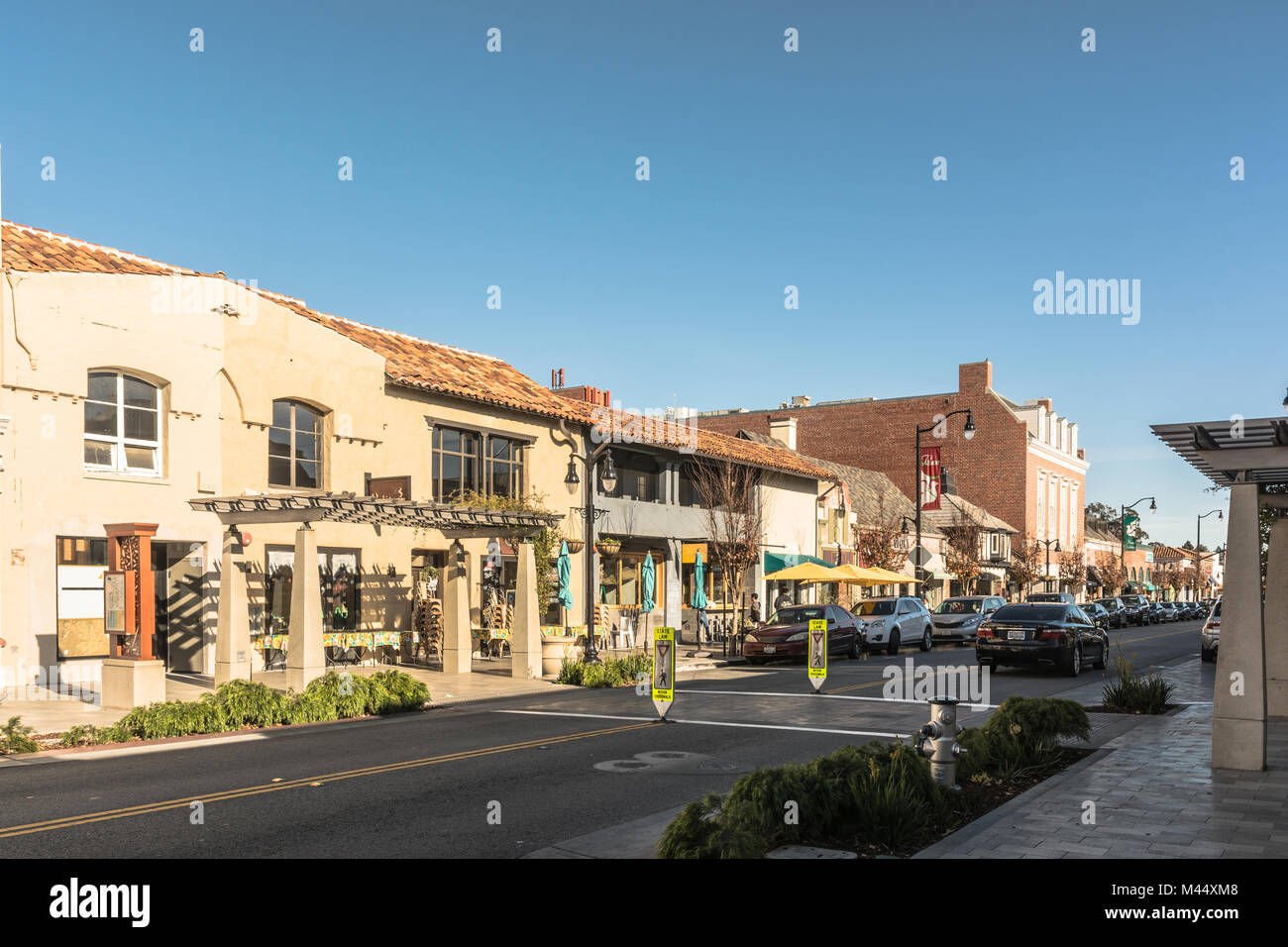 Burlingame, California, Stati Uniti d'America - 10 Dicembre 2017 : vista della strada principale di Burlingame Foto Stock