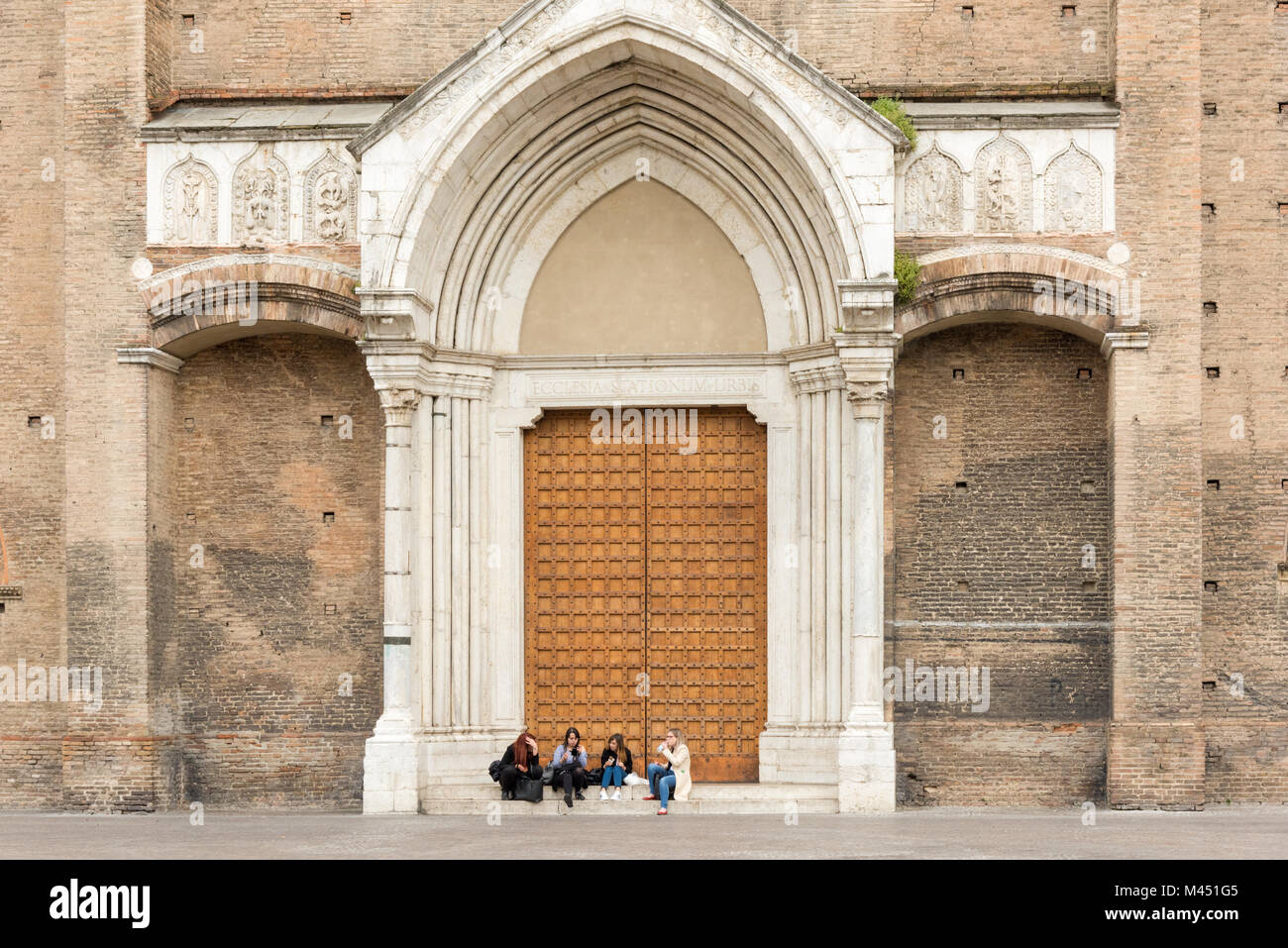 La parte anteriore della Basilica di San Francesco , o la Basilica di