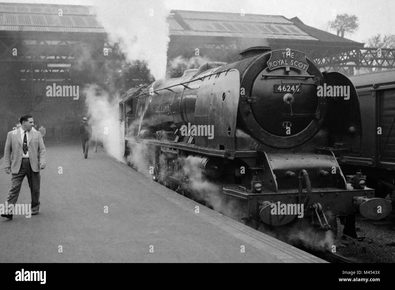LMS Incoronazione classe 46245 Città di Londra anche sapere come il Royal Scot e trascorse la maggior parte della sua vita lavorativa in base a Camden, Londra. Foto Stock