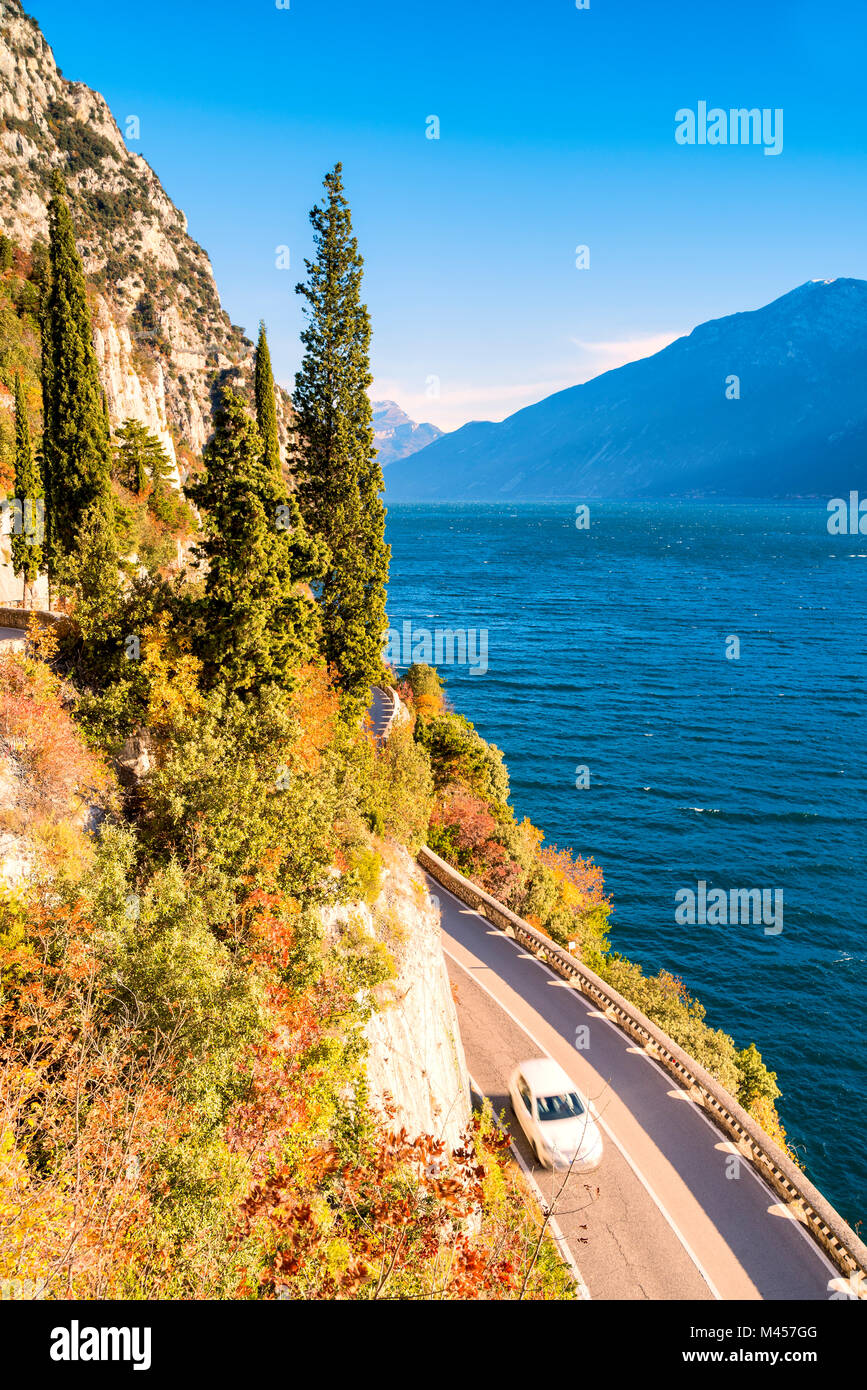 Gardesana Occidentale il percorso panoramico sul lago di Garda, provincia di Brescia, Lombardia, Italia Foto Stock