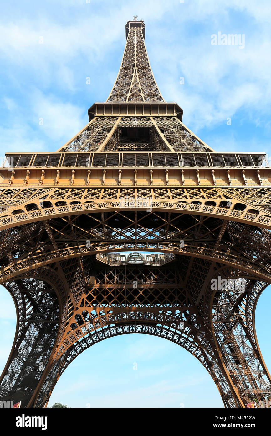 Torre Eiffel la maggior parte delle attrazioni famose a Parigi Foto Stock