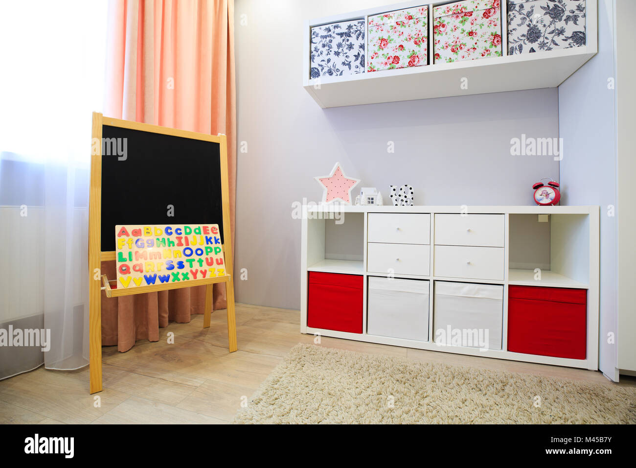 Interno della camera per bambini. Design moderno di sala giochi per i bambini a casa. Foto Stock