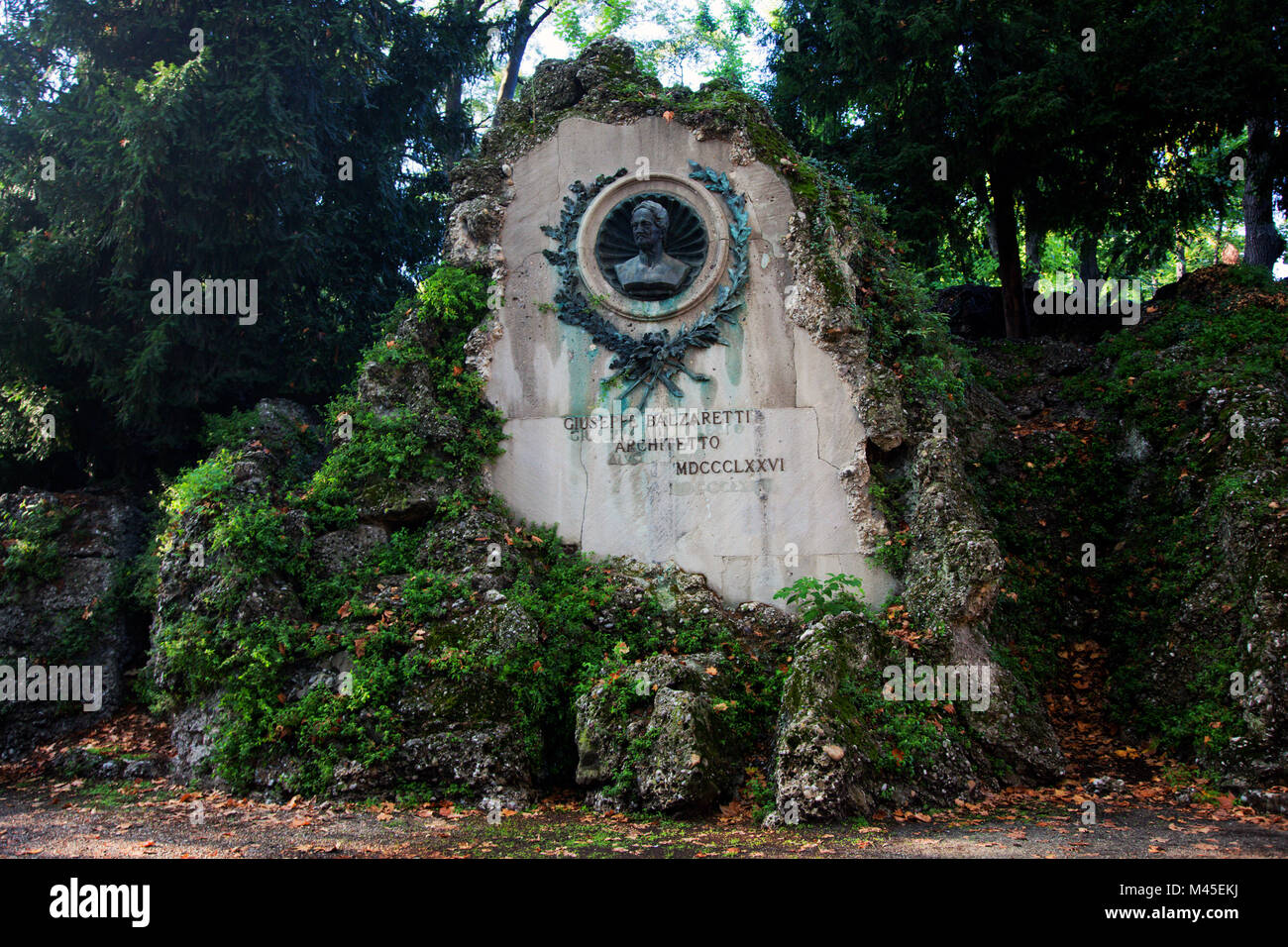 Giuseppe Balzaretti - architetto statua in Milano, Italia. Foto Stock