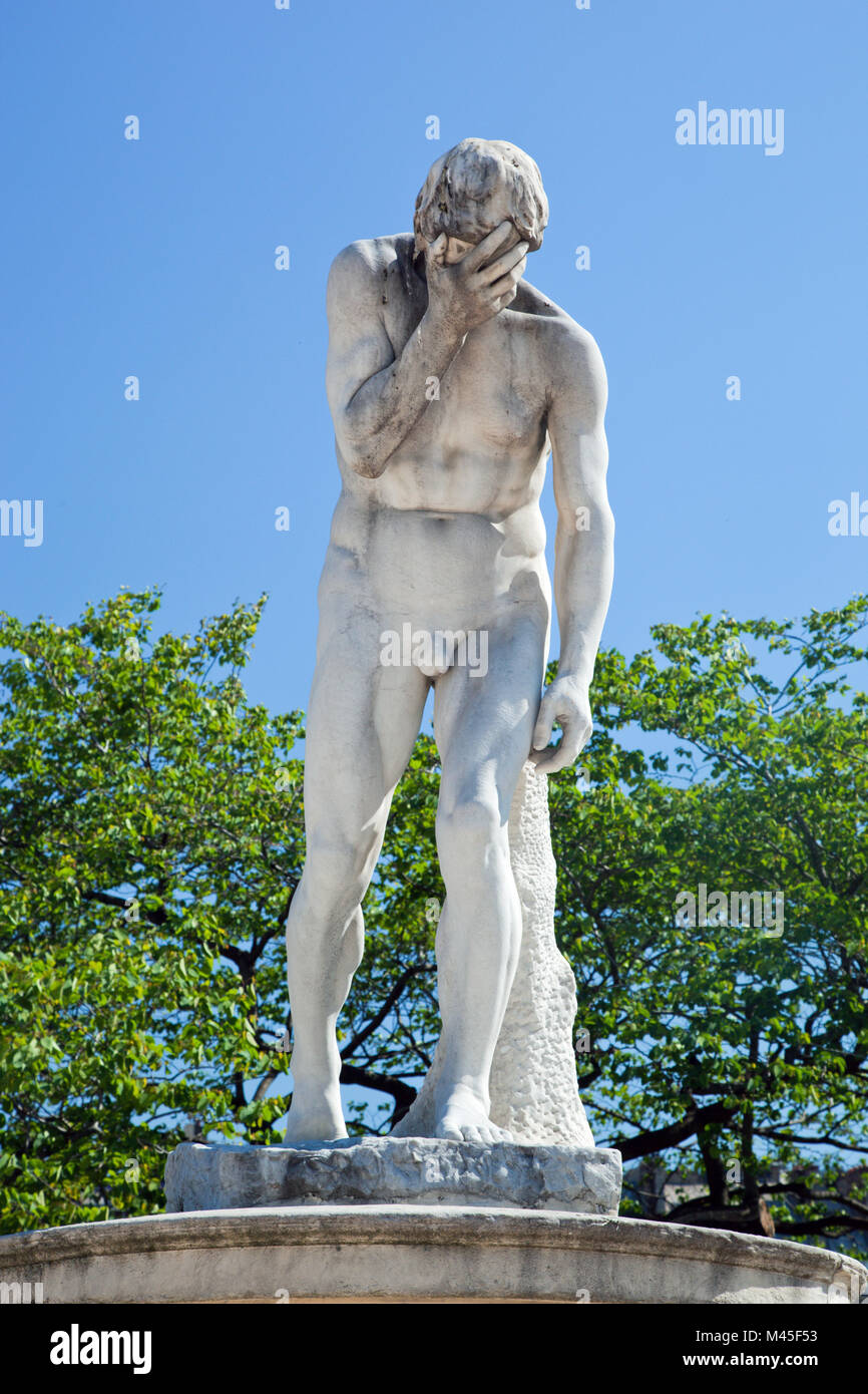 Statua nel Giardino delle Tuileries, vicino al Louvre, Parigi Foto Stock