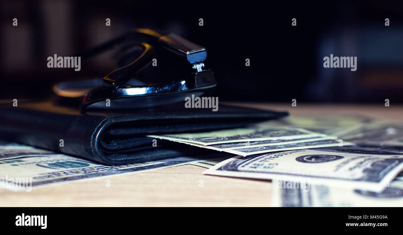 Equilibrio finanziario con dollari nell anno 2018 Foto Stock