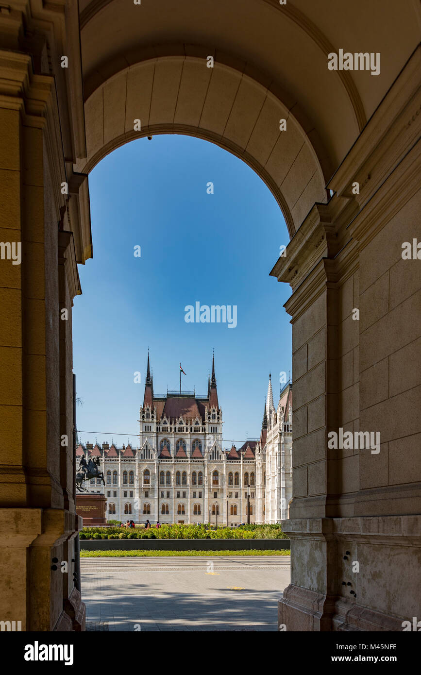 Arcata con il Parlamento,Budapest, Ungheria Foto Stock