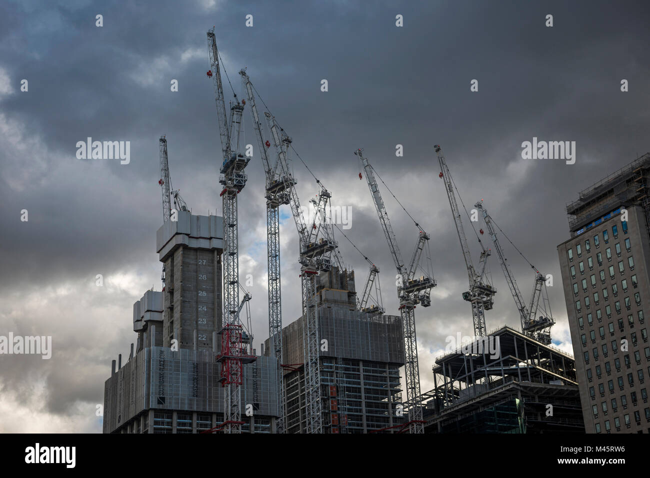 Nuovi lavori di costruzione sulla South Bank di Londra, Regno Unito Foto Stock