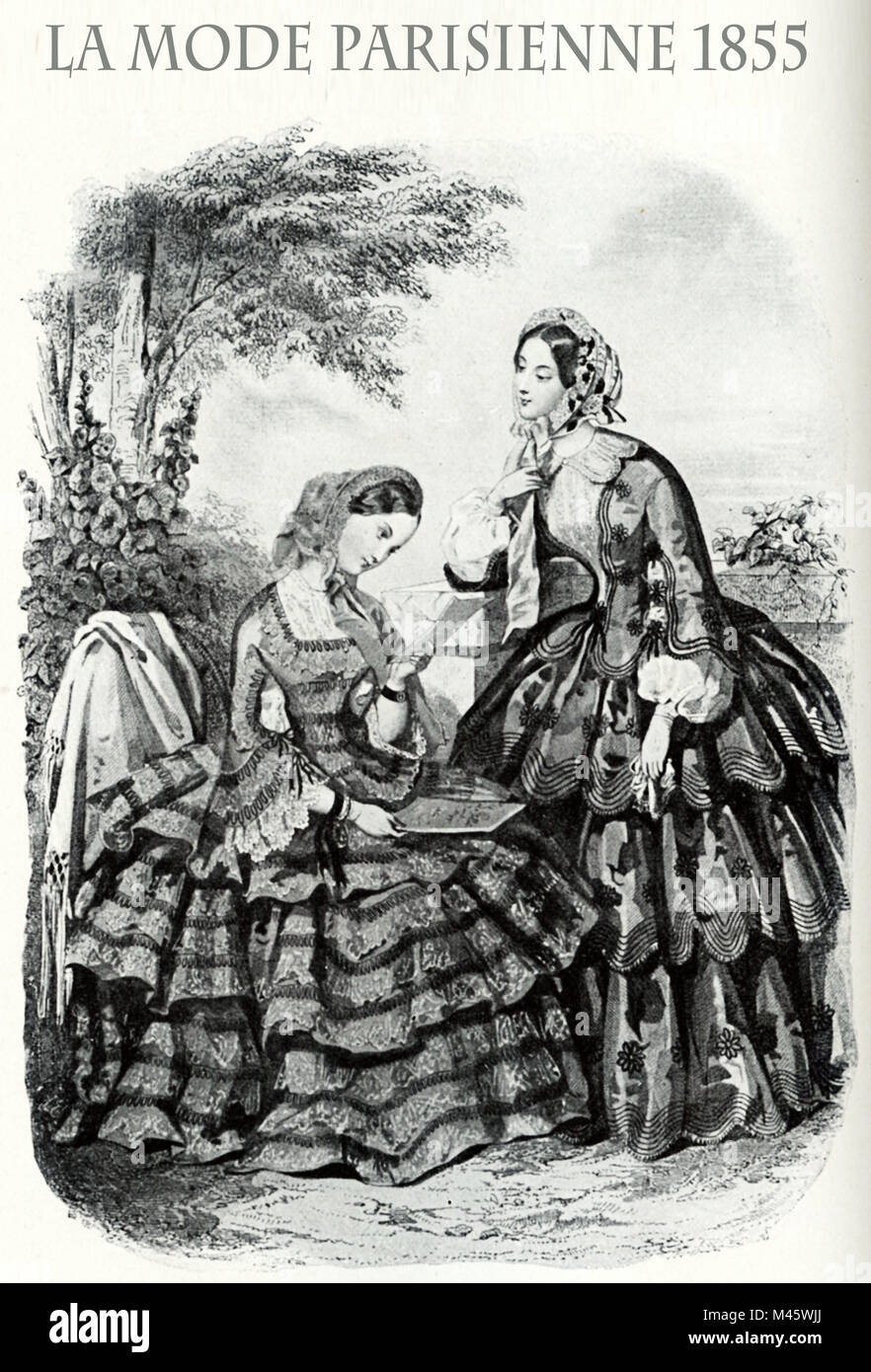 1855 moda vintage, rivista francese La Mode Parisienne presenta due signore piacevole all'aperto con panni di fantasia e cappelli eleganti Foto Stock