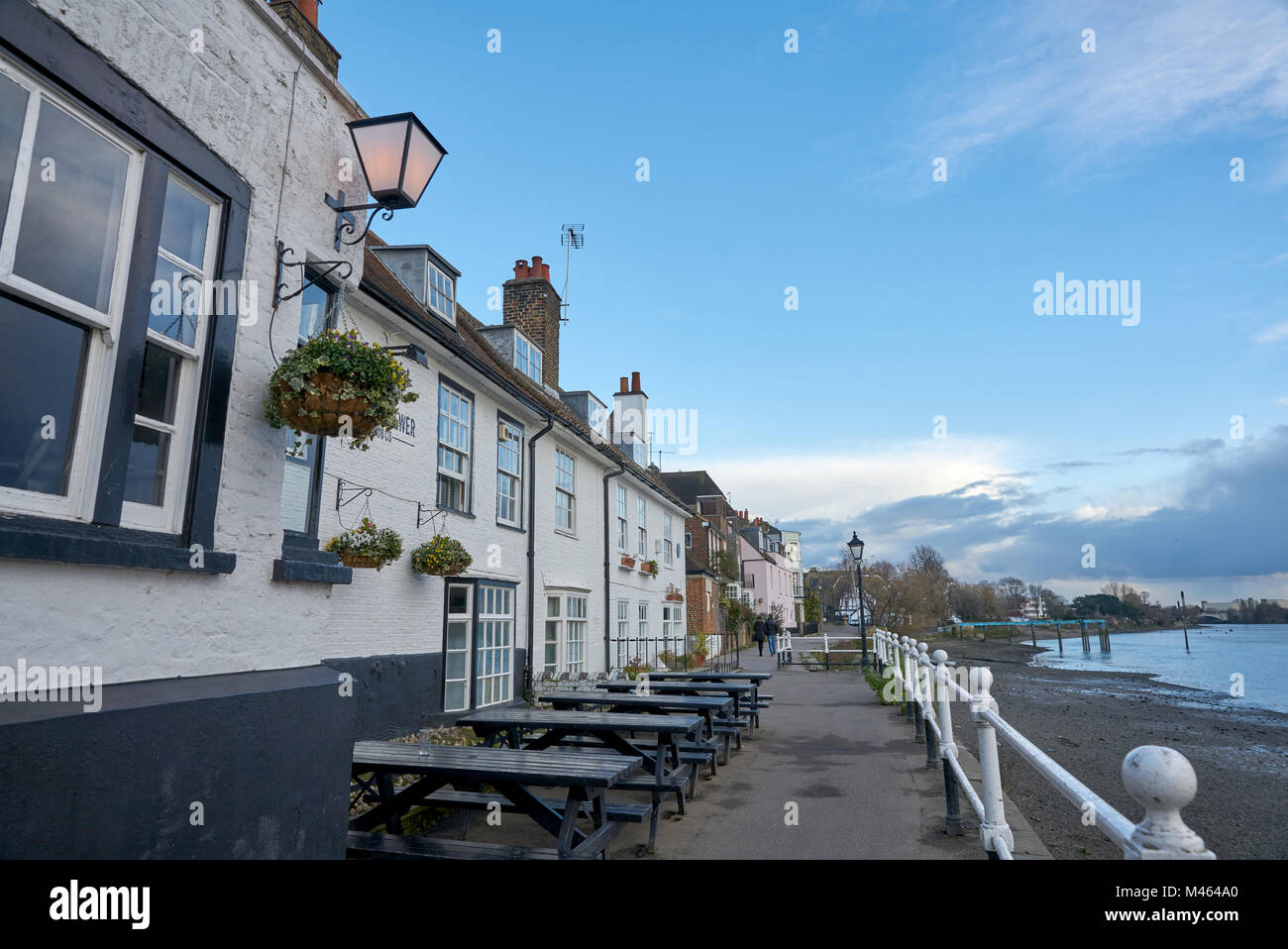 Il THAMES path in chiswick Londra Foto Stock