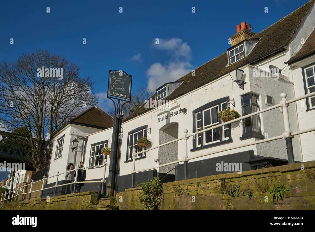 Il THAMES path in chiswick Londra Foto Stock