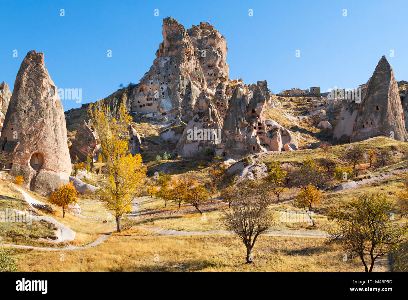 Formazioni di roccia vulcanica e Camini di Fata in Cappadocia, Turchia. Foto Stock