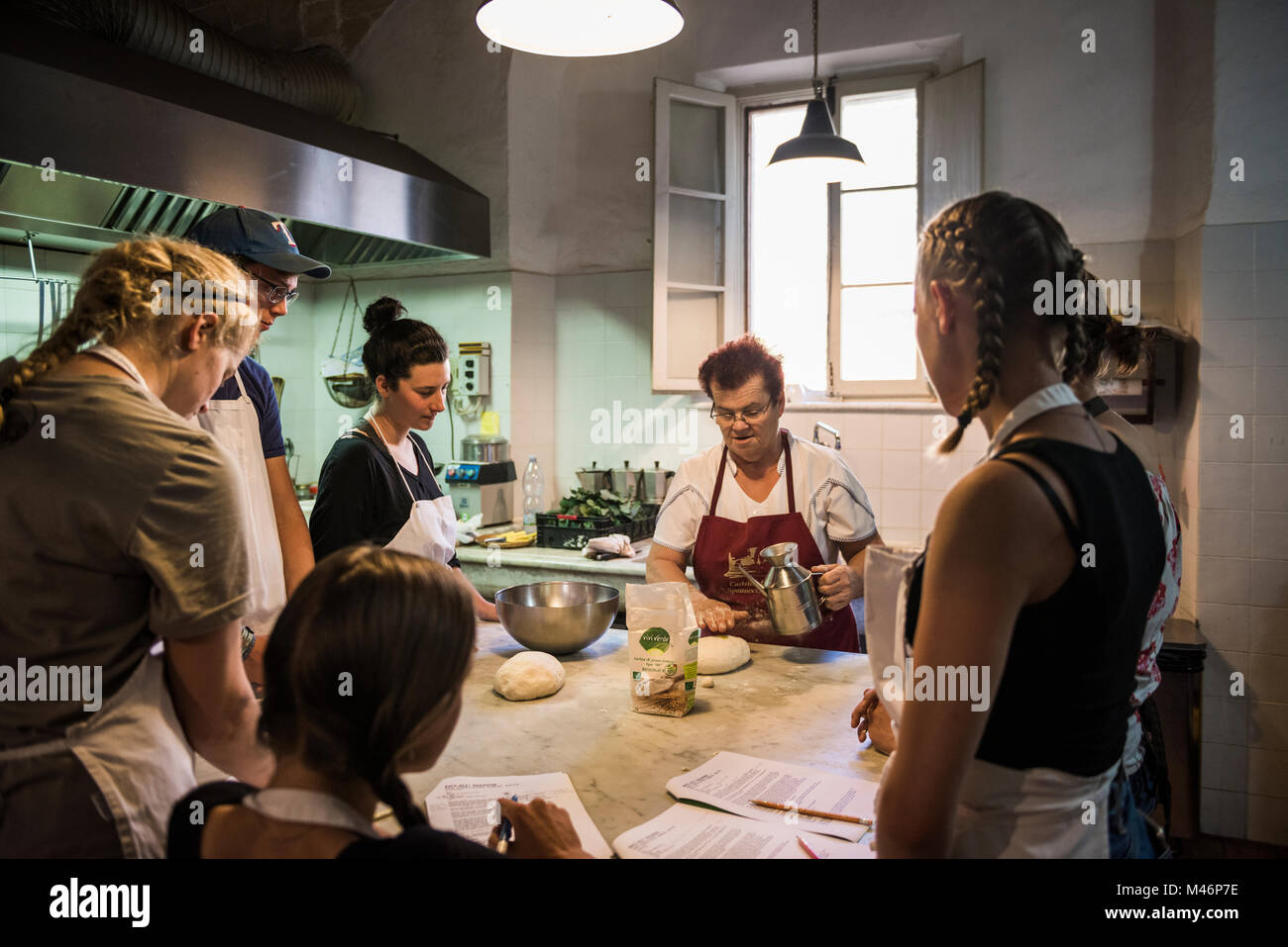 Cooking class, la Tenuta di Spannocchia, Toscana, Italia. Foto Stock