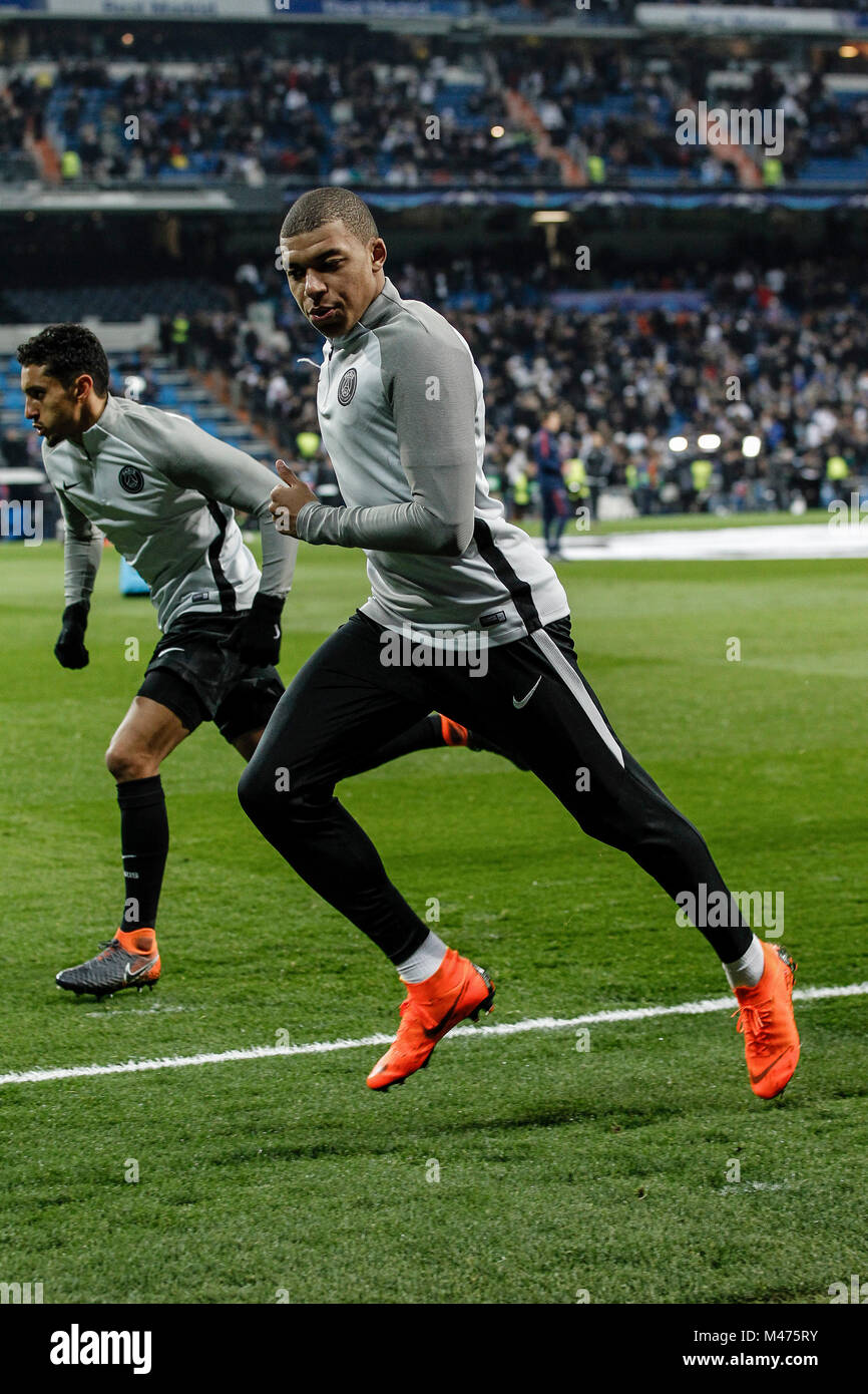 Madrid, Spagna, 14 febbraio 2018. Kylian Mbappe (PSG) Pre-match warm-up UCL Champions League match tra Real Madrid vs PSG al Santiago Bernabeu Stadium in Madrid, Spagna, 14 febbraio 2018. Credito: Gtres Información más Comuniación on line, S.L./Alamy Live News Foto Stock