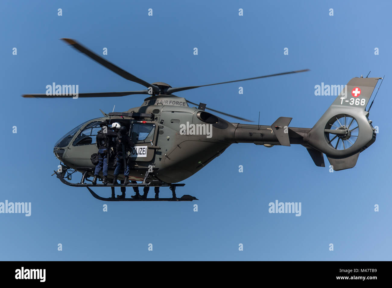 Elicottero EC 635 mit Sondergruppe Luchs von der Luzerner Polizei Foto Stock