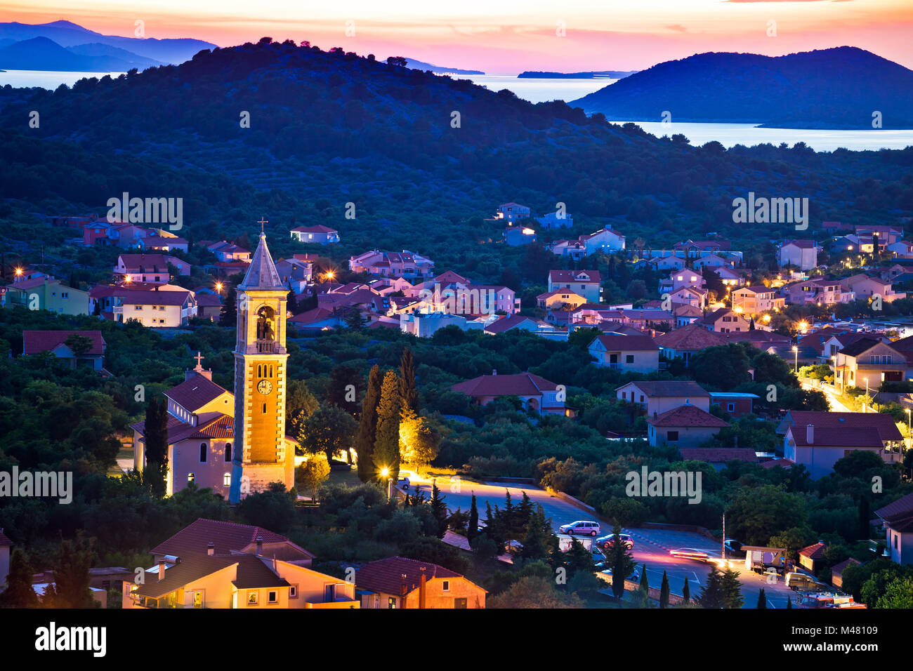 Città di Murter vista serale Foto Stock