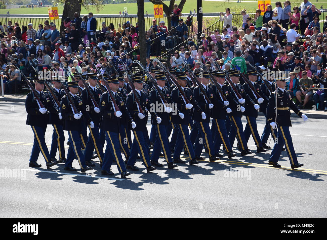 Il 2016 National Cherry Blossom Parade di Washington DC Foto Stock