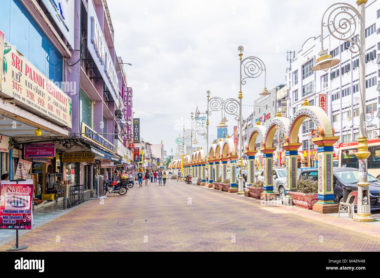 Kuala Lumpur, Malesia - Feb 7,2017 : Le persone possono vedere esplorare intorno Brickfields Little India in KL, fu trasformato dalla comunità indiana in Foto Stock