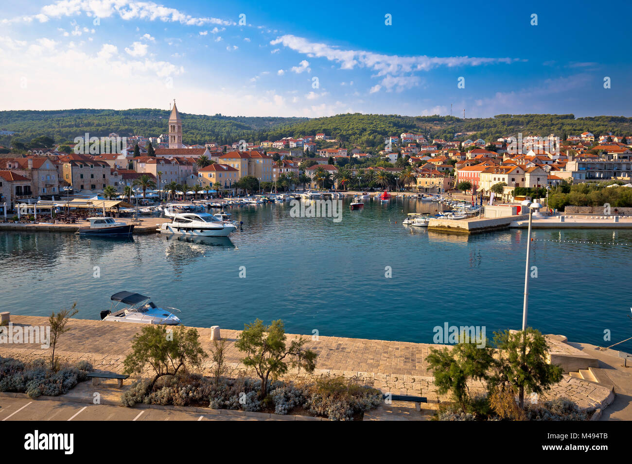 Città di Supetar vista fronte mare Foto Stock
