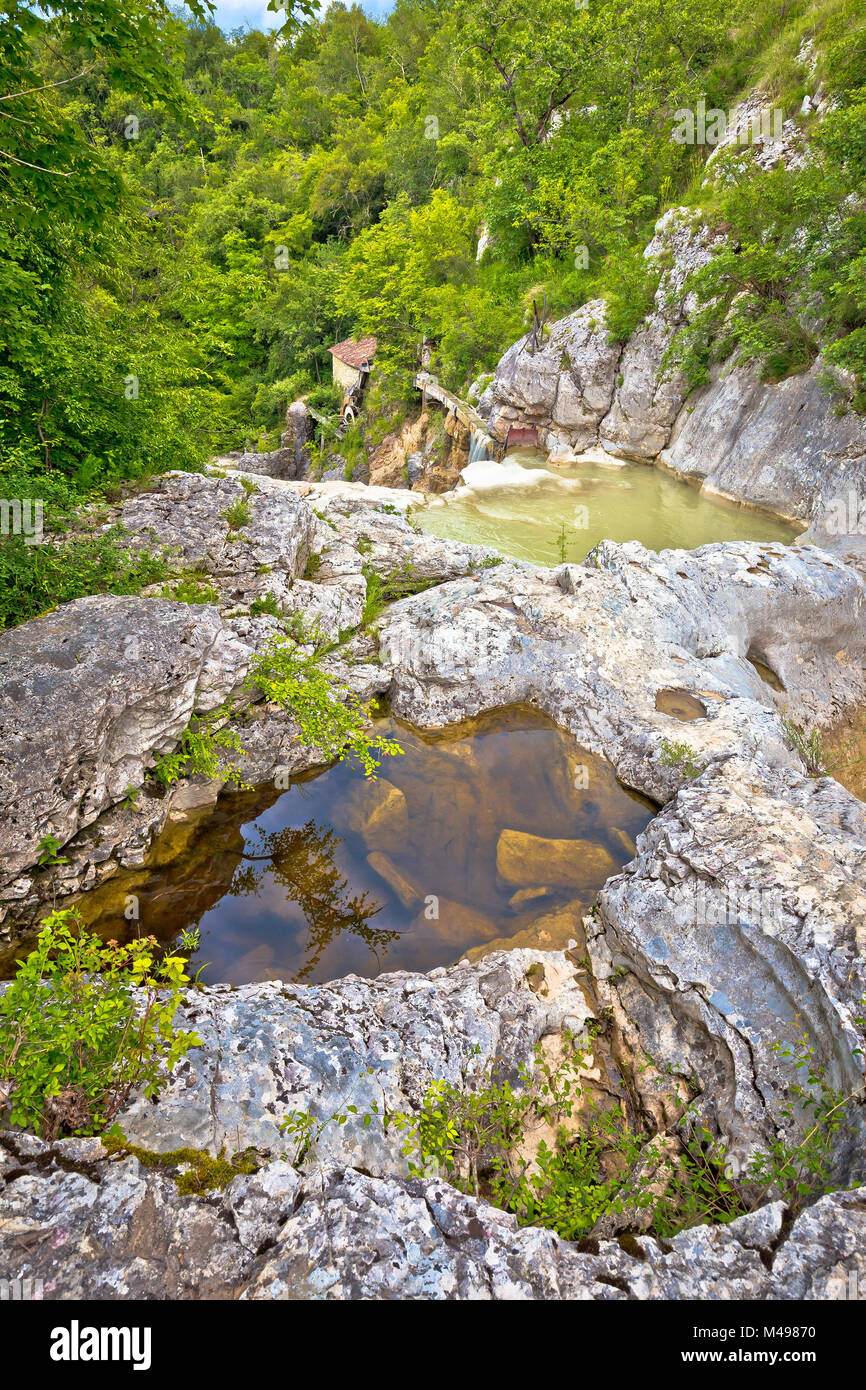 Mirna river canyon in villaggio Kotle Foto Stock