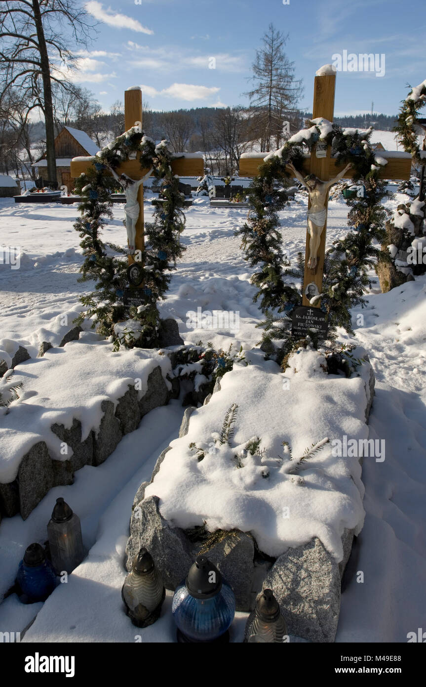 Cimitero di Bialka nelle montagne Tatra nel sud della Polonia, Gen 2008 Foto Stock