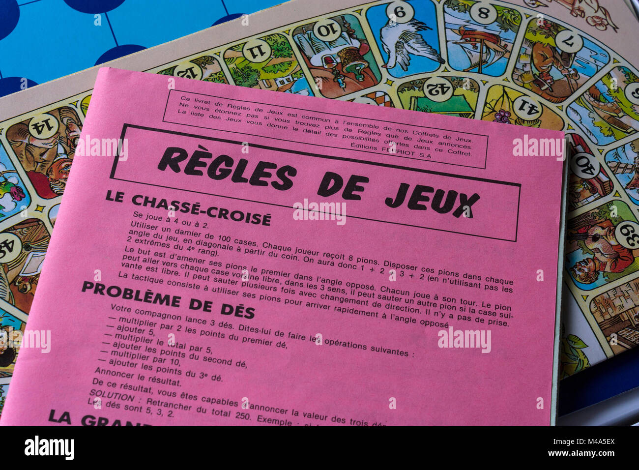 Libro francese di regole di gioco di bordo compendio Foto Stock