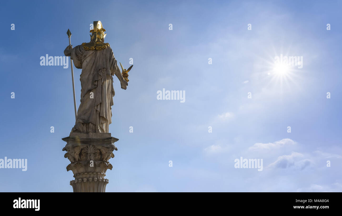 Athena statua davanti al Parlamento di Vienna Austria Foto Stock
