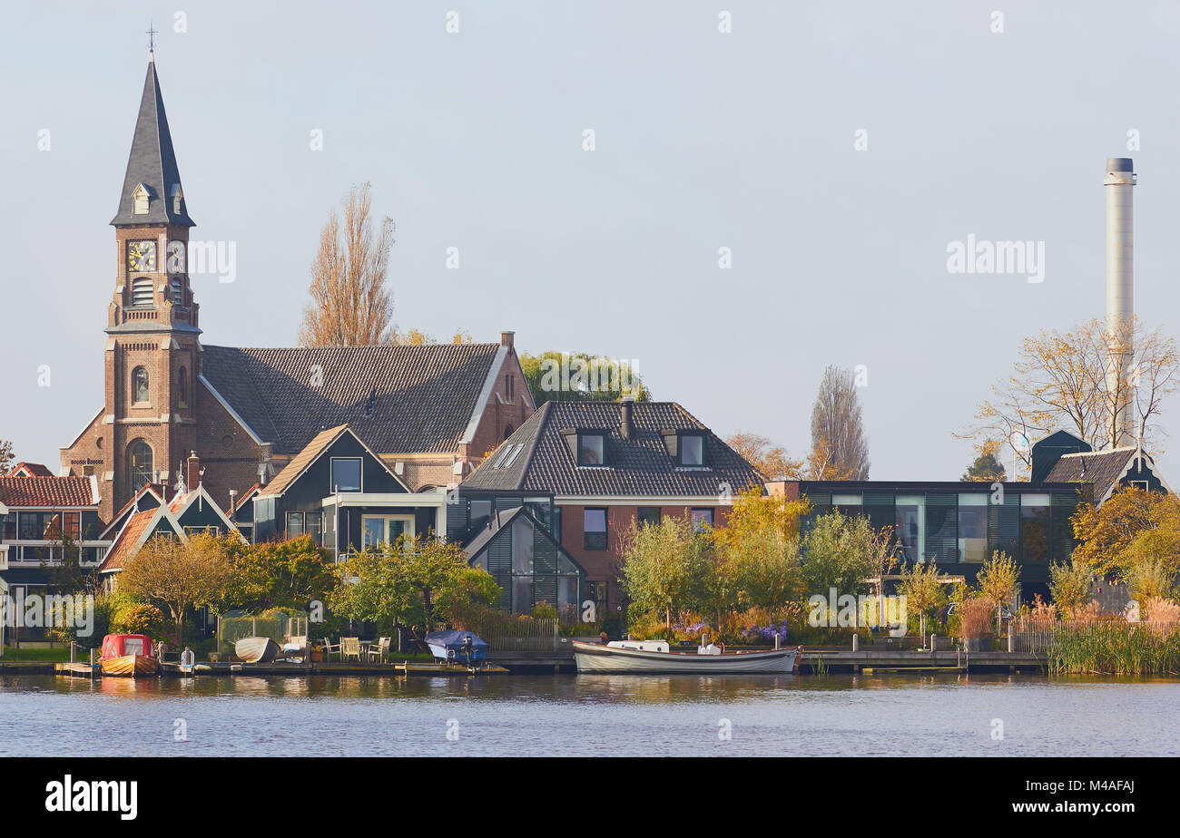 Zaandijk una città sul fiume Zaan nel comune di Zaanstad, North Holland, Paesi Bassi Foto Stock