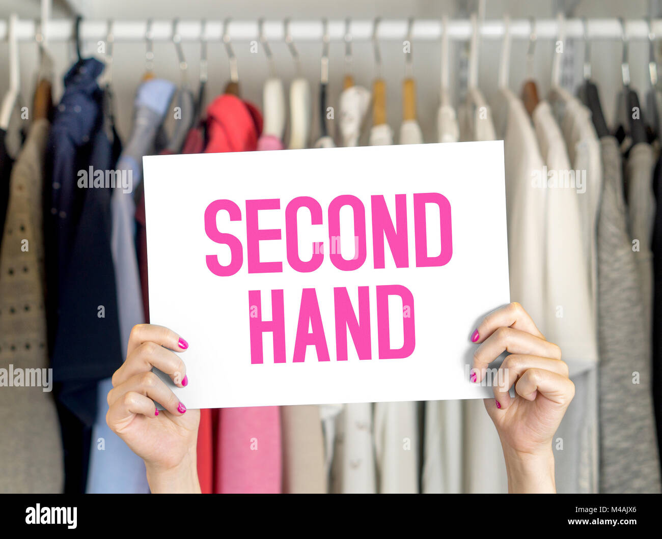 Second hand clothes second hand fashion immagini e fotografie stock ad alta  risoluzione - Alamy