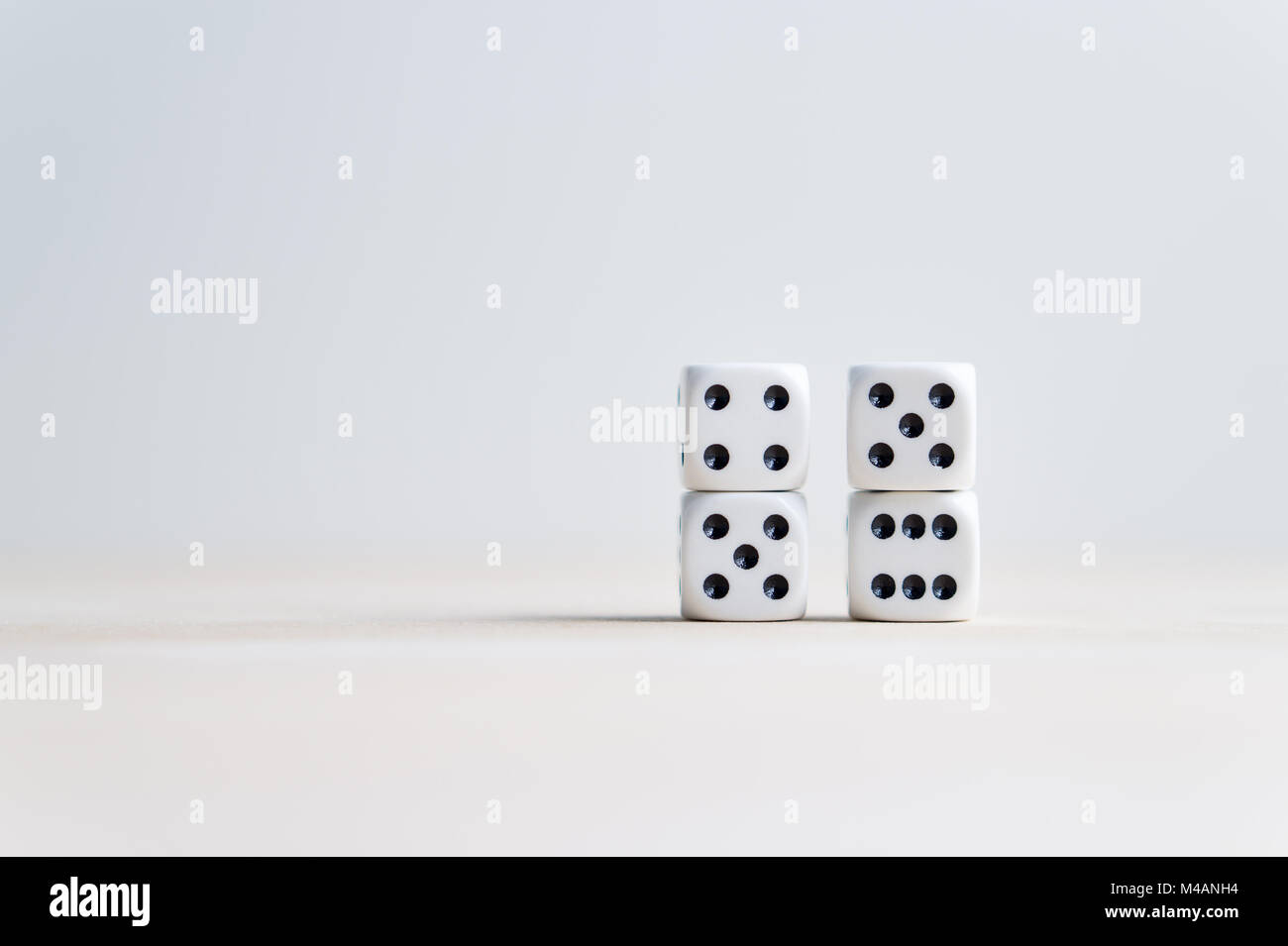 Nove undici da numeri di dadi. 9-11 concetto. Copia spazio per il testo. Foto Stock Nove undici da numeri di dadi. 9-11 concetto. Copia spazio per il testo. Foto Stock