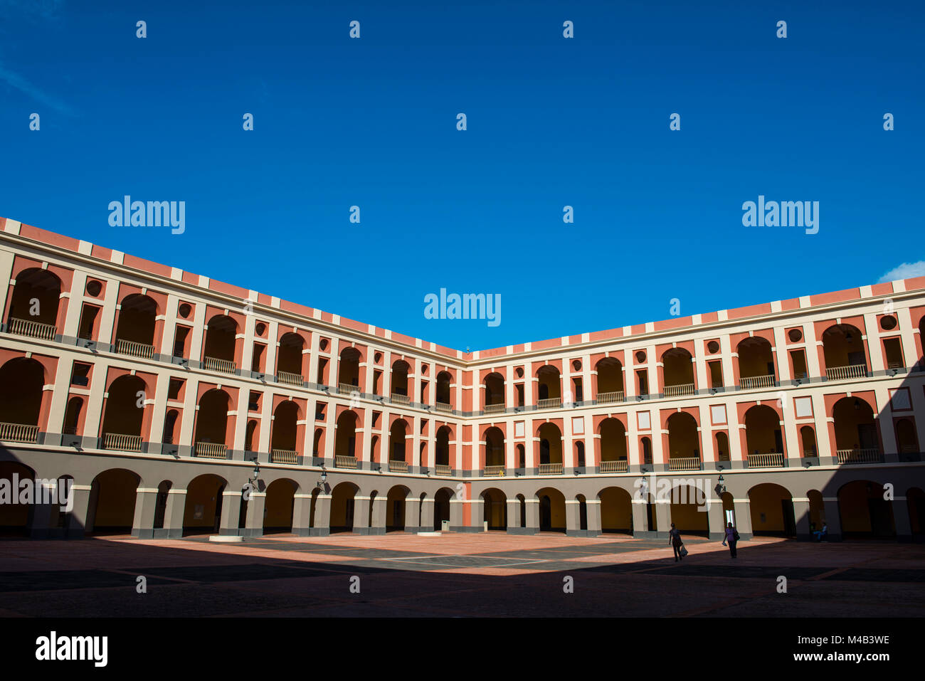 Caserma Ballaja - Museo delle Americhe mette in luce colorata arte folk,Patrimonio mondiale dell'Unesco la città vecchia di San Juan, Puerto Rico,dei Caraibi Foto Stock