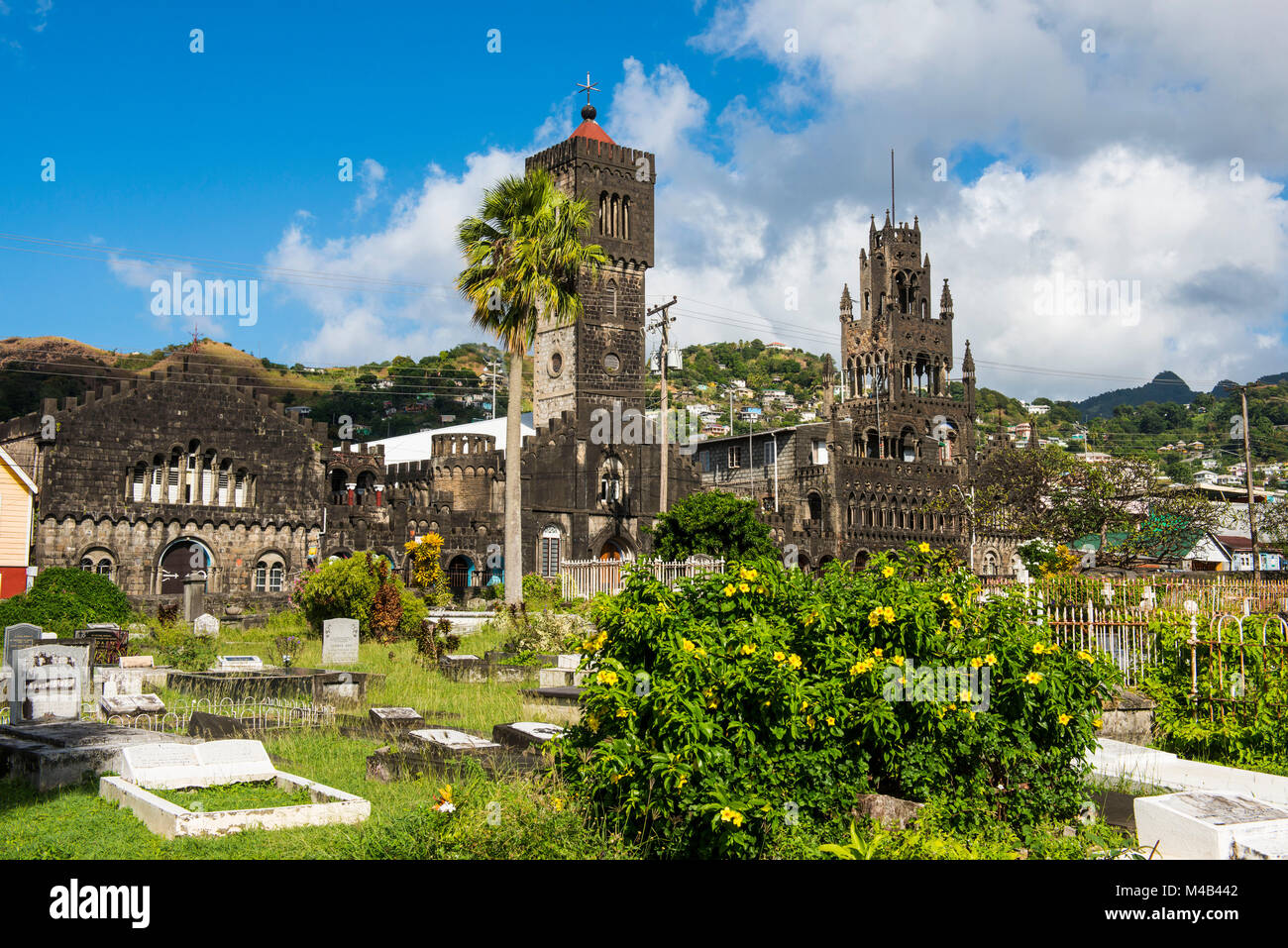 Cimitero davanti alla Cattedrale cattolica romana,Kingstown,St.Vincent,San Vincent e Grenadine,dei Caraibi Foto Stock