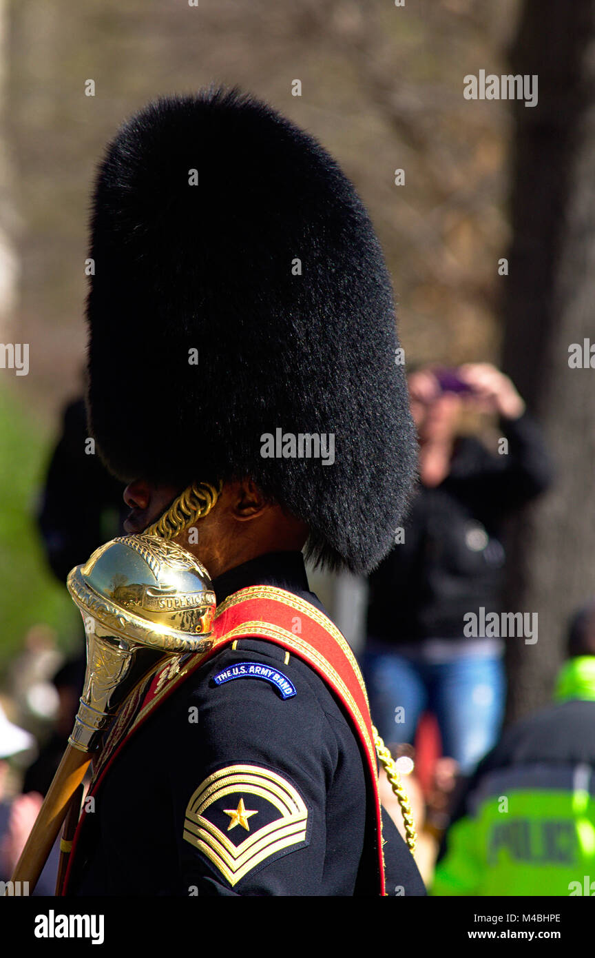 US Army banda di guardia durante la fioritura dei ciliegi Parade 2017 a Washington DC Foto Stock