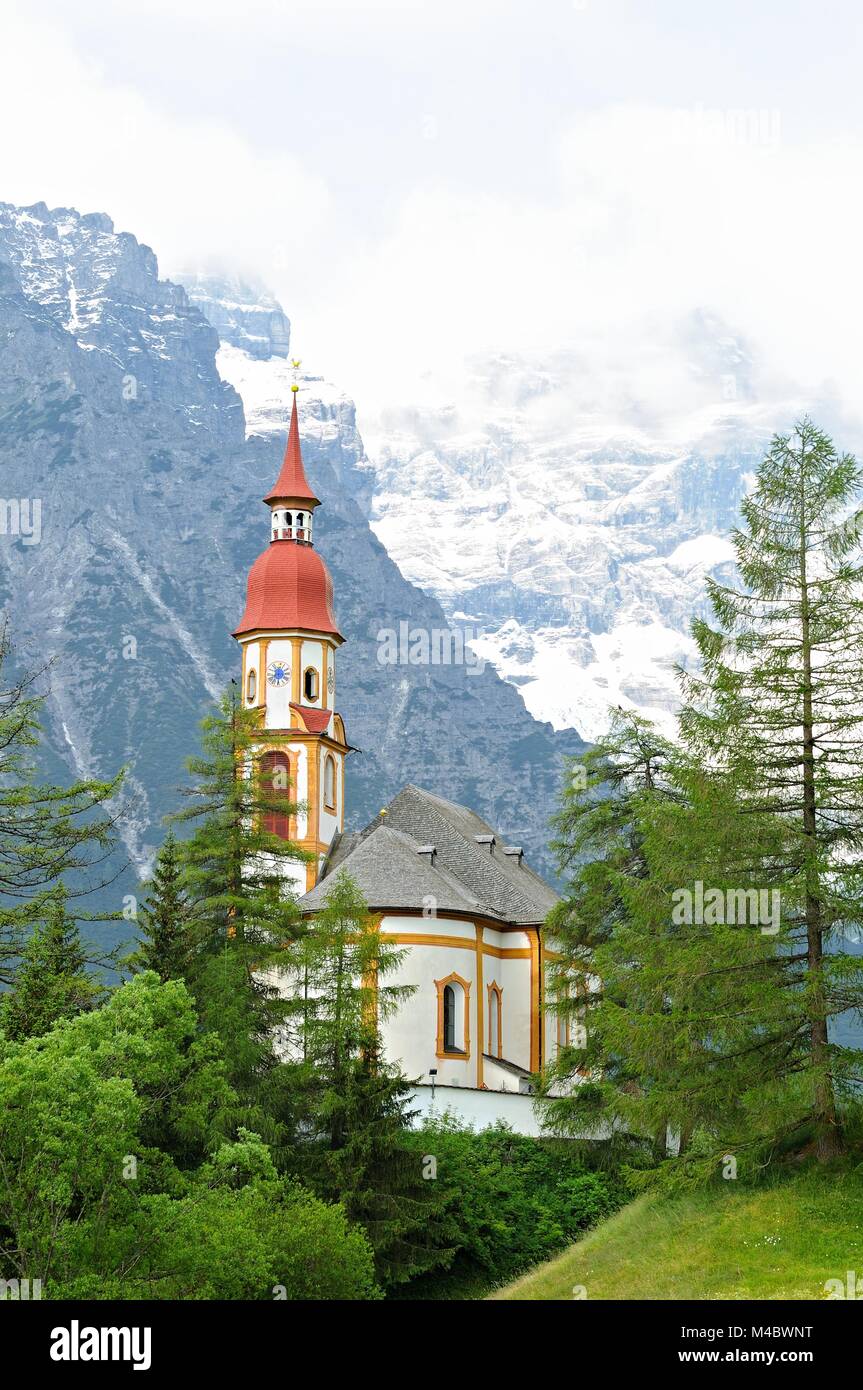 La Chiesa di San Nicola Obernberg in Tirolo Austria Foto Stock