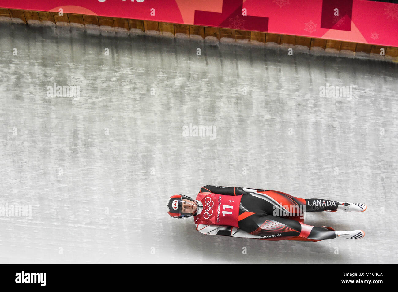 Pyeongchang, Corea del Sud. 15 Feb, 2018. Alex Gough del Â Canada competere nel team di slittino Staffetta presso Olympic Centro di scorrimento a Pyeongchang, Corea del Sud. Ulrik Pedersen/CSM/Alamy Live News Foto Stock