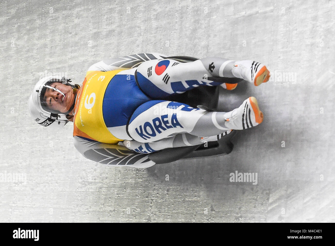 Pyeongchang, Corea del Sud. 15 Feb, 2018. Cho Jung Myung e Parco di Jinyong Â Corea del Sud in competizione nel team di slittino Staffetta presso Olympic Centro di scorrimento a Pyeongchang, Corea del Sud. Ulrik Pedersen/CSM/Alamy Live News Foto Stock