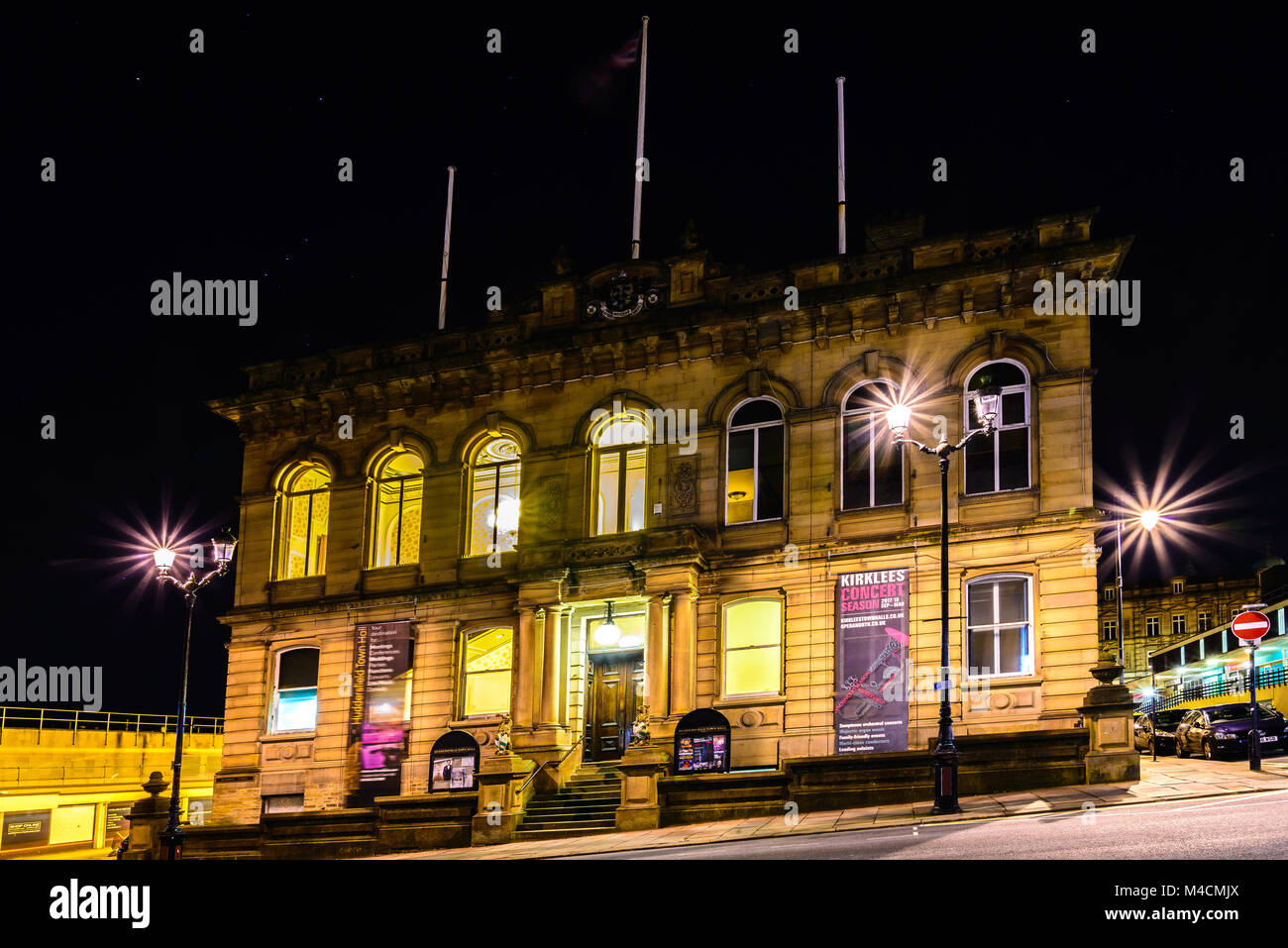 L Huddersfield Town Hall,Corporation St, Huddersfield, West Yorkshire, Inghilterra, HD1 2TA Foto Stock