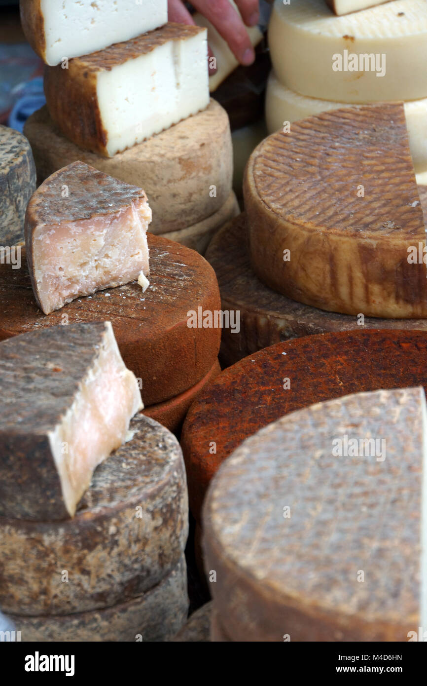 Formaggio fresco morbido sul mercato di domenica in Teror attorno alla basilica Foto Stock