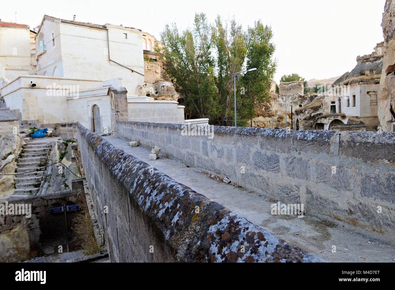 Oltre l'acquedotto romano di Mustafapasa Turchia Foto Stock