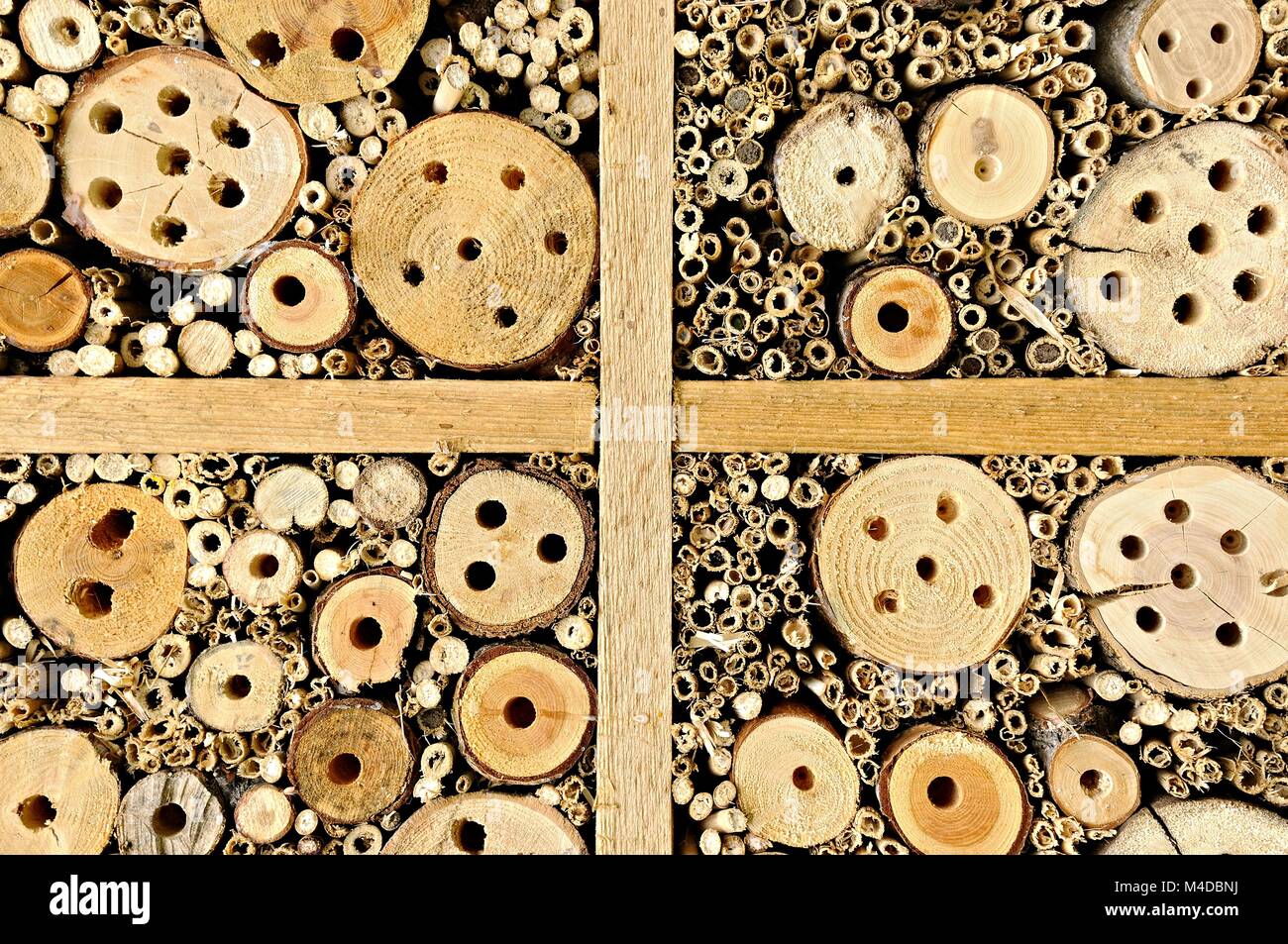 Hotel Per Insetti Selvatici In Legno Relaxdays - Casa Per Api E Coccinelle (19x12,5x27 Cm) - Foto 2