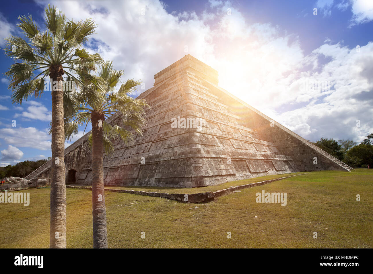 Famoso El Castillo piramide (Kukulkan tempio Foto Stock