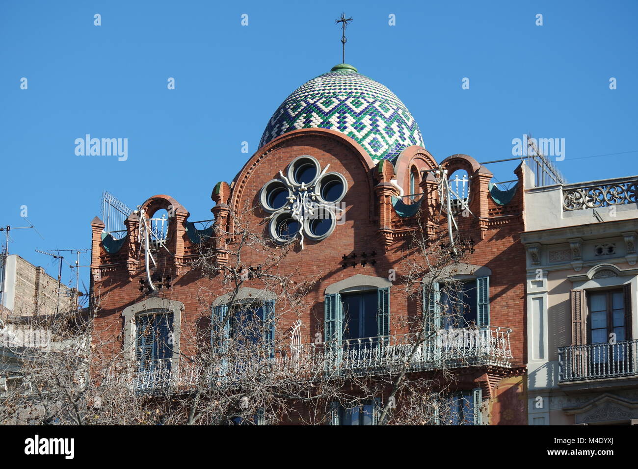 Casa con tetti a cupola, Barcelona Foto Stock