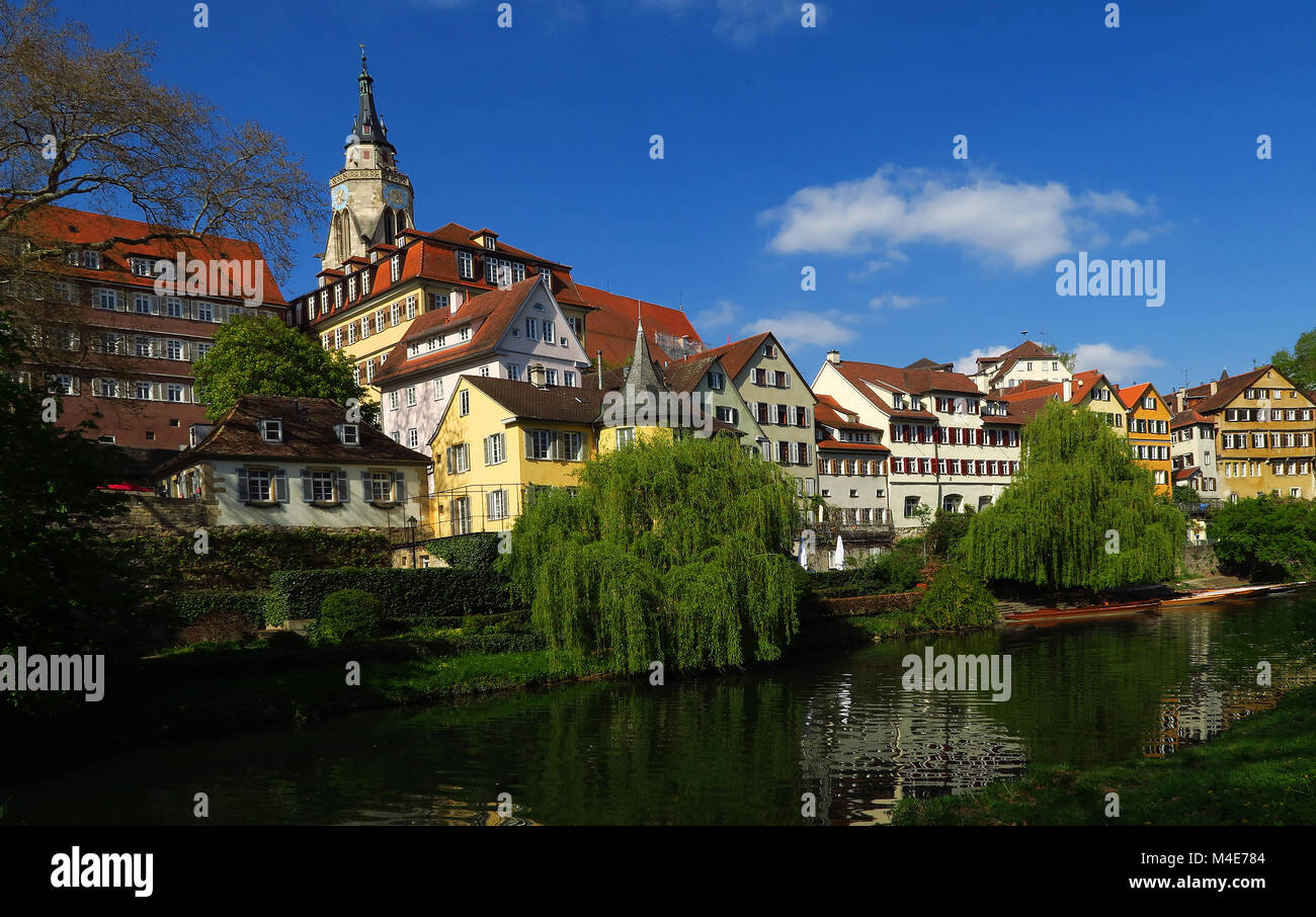 Città di Tuebingen; Germania; Fiume Neckar; chiesa; Foto Stock