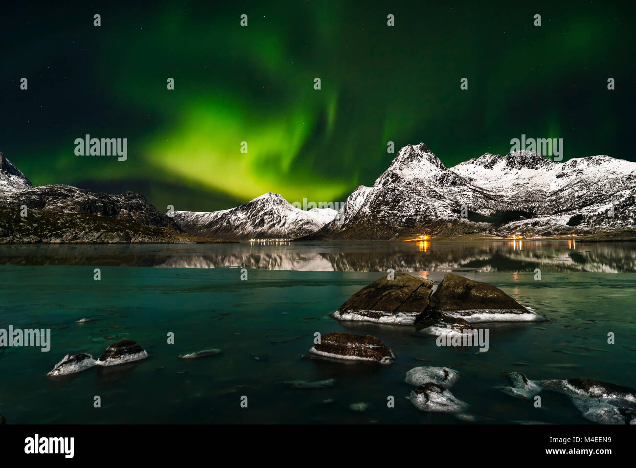 Aurora boreale, Lofoten, Flakstad, Nordland, Norvegia Foto Stock