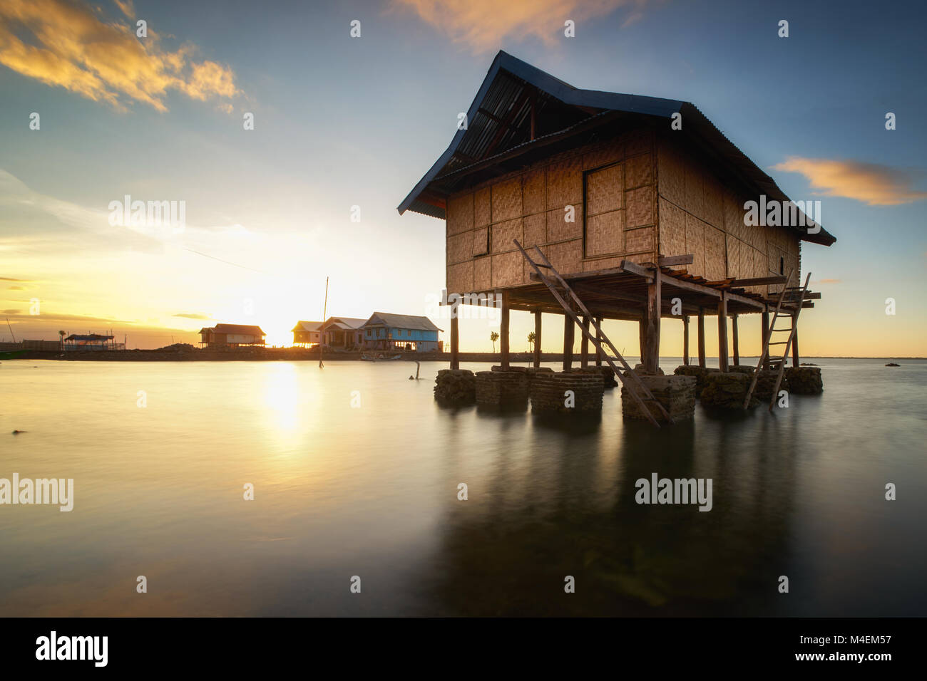 Casa tradizionale di pescatori, Pulau Bungin, Sumbawa, West Nusa Tenggara, Indonesia Foto Stock