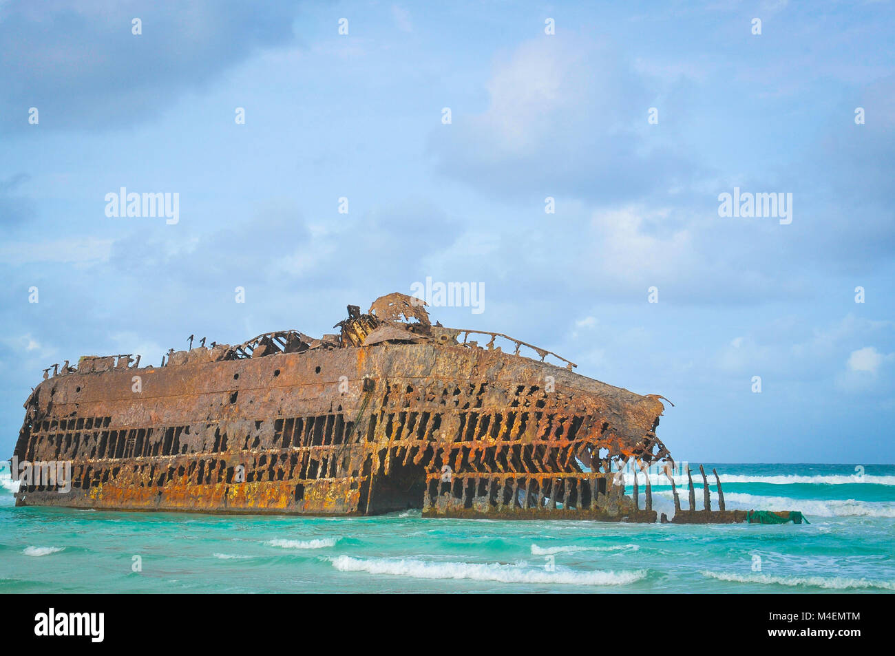 Paesaggio marino con il naufragio di Cabo Santa Maria dell'isola di Boa Vista Capo Verde Foto Stock