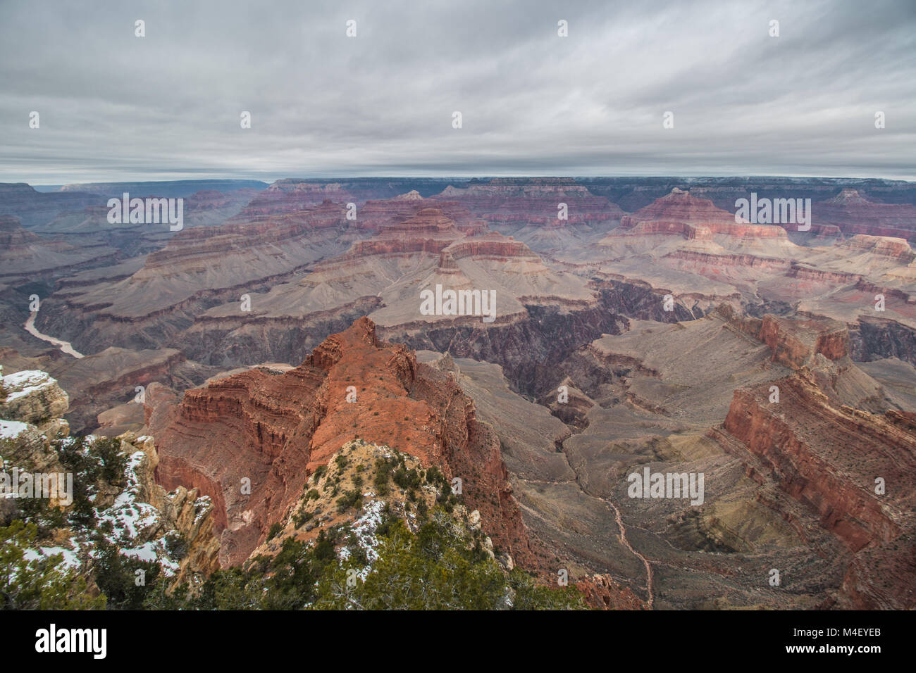 Vista sul grand canyon dal bordo sud parte Foto Stock