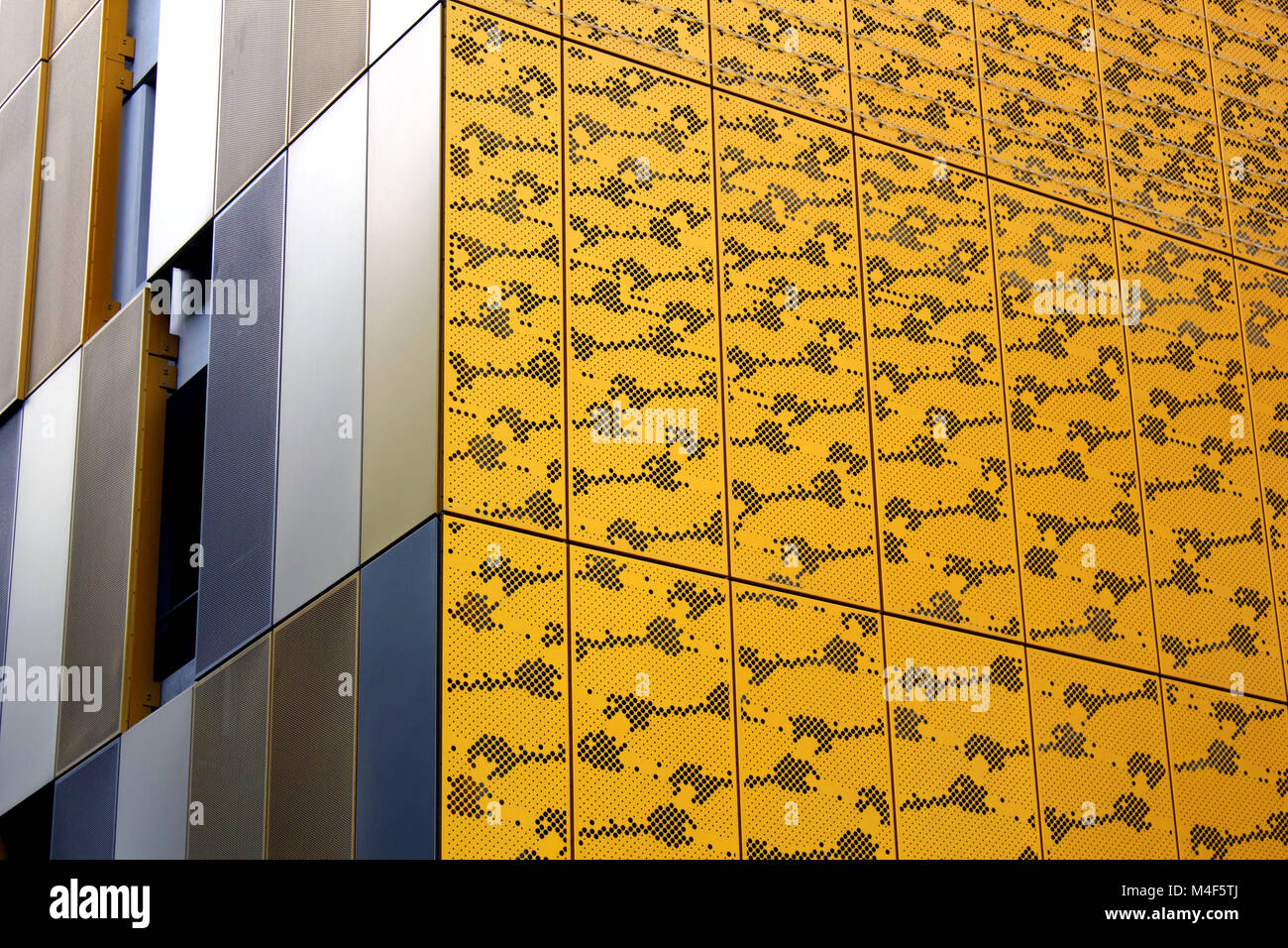 Vista astratta di esterno del parcheggio auto prima Street Manchester Foto Stock